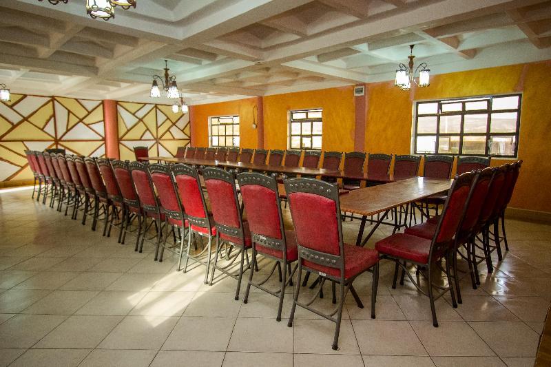 נאיוואשה Three Ways Hotel מראה חיצוני תמונה