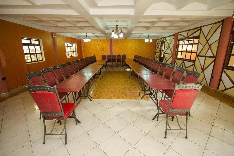 נאיוואשה Three Ways Hotel מראה חיצוני תמונה