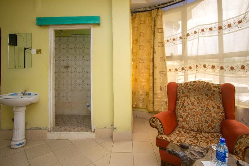 נאיוואשה Three Ways Hotel מראה חיצוני תמונה